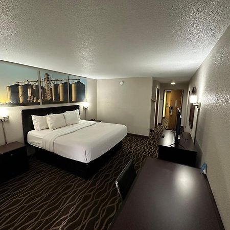 Days Inn & Suites By Wyndham Casey Экстерьер фото