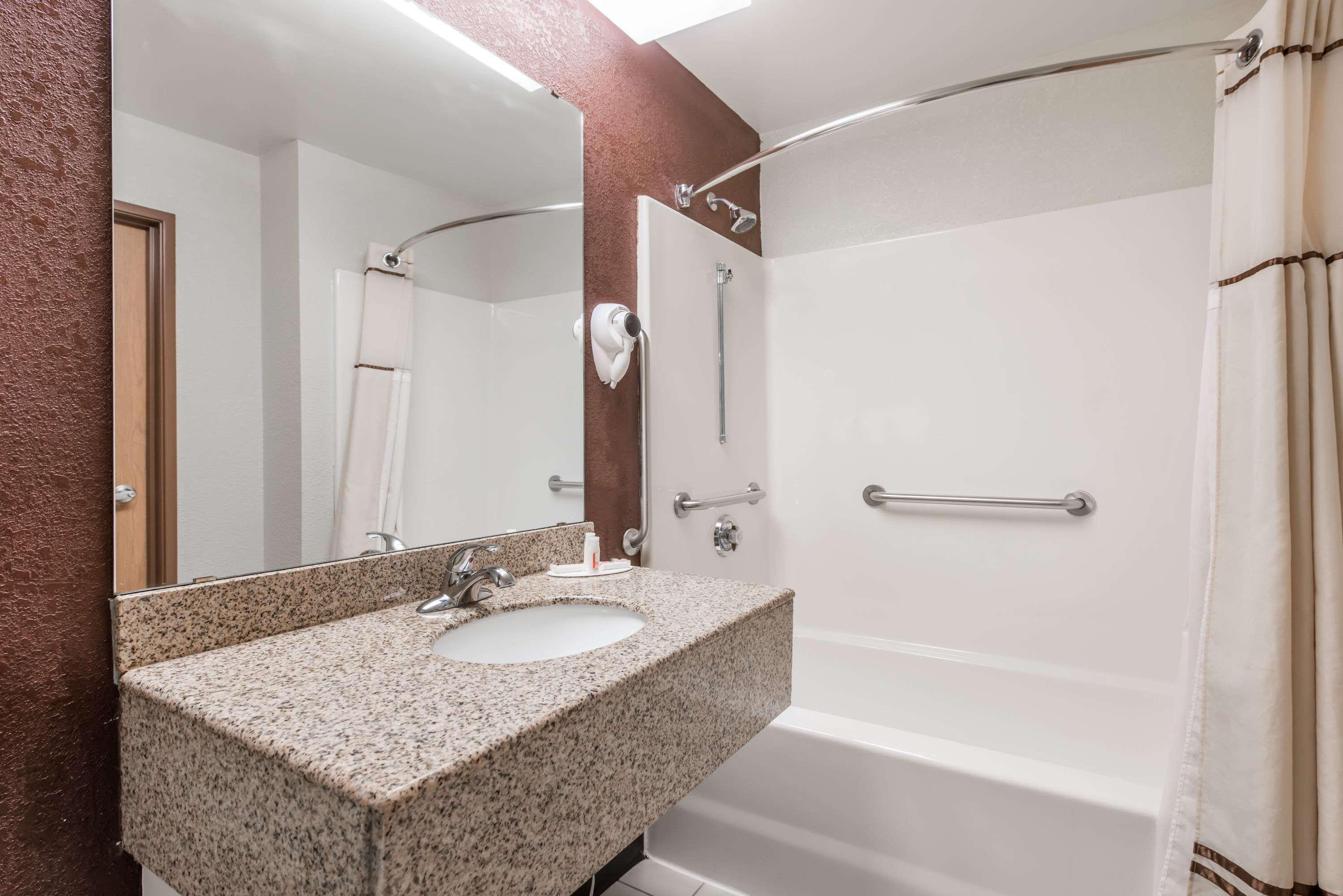 Days Inn & Suites By Wyndham Casey Экстерьер фото