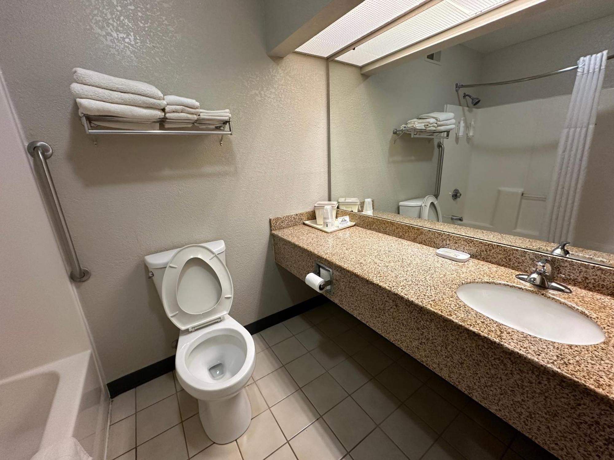 Days Inn & Suites By Wyndham Casey Экстерьер фото